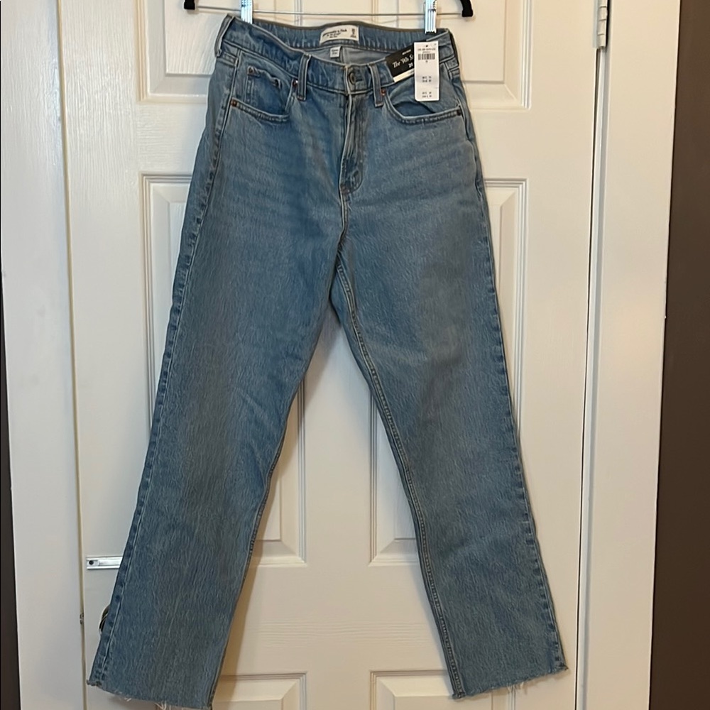 Abercrombie & Fitch Curve The 90’s Straight Leg Mid Rise Jeans
